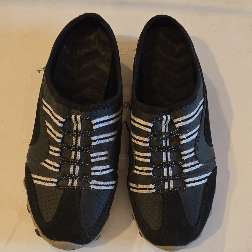Avon Black and White Women's Sneakers
